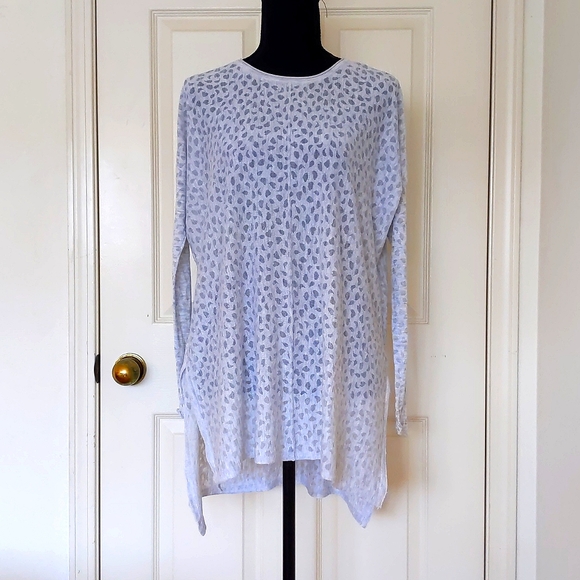 NWOT. H&M Rayon Blended Dropped Shoulder Long Sleeve Loose Fit Patterned Tunic. - Picture 1 of 4